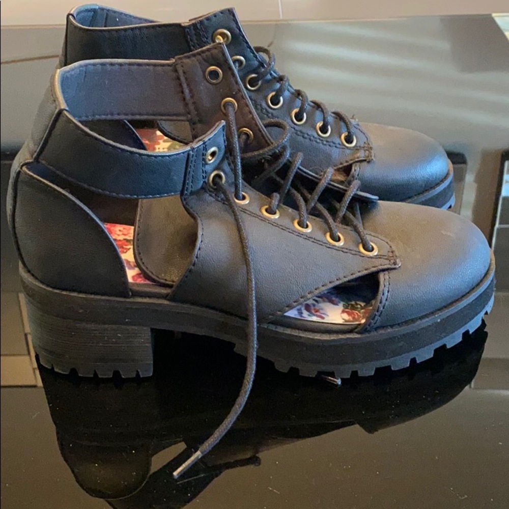 Black Faux a Leather Shoes/ boots